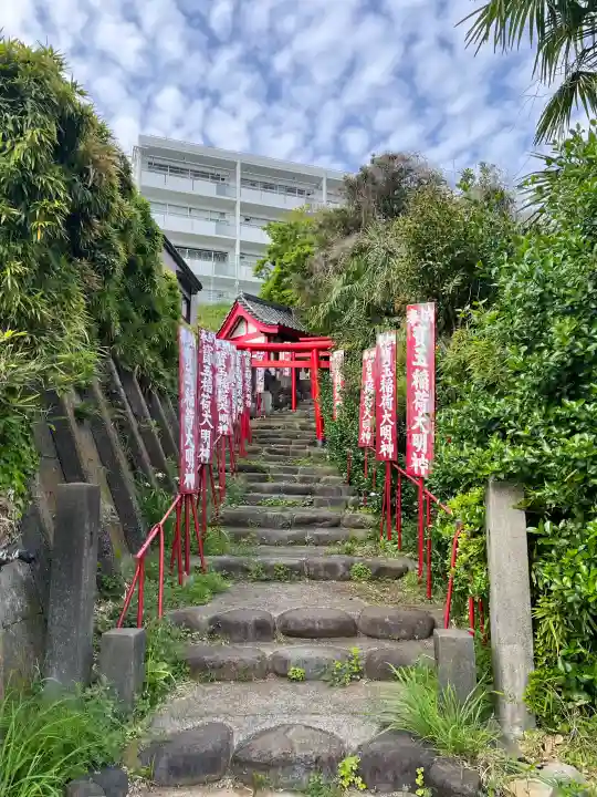 宝玉稲荷神社の{uncategorized: "未分類", other: "その他", undefined: "問題あり", building: "その他建物", grave: "お墓", sacred_gate: "鳥居", guardian: "狛犬", statue: "像", buddha: "仏像", history: "歴史", nature: "自然", garden: "庭園", animal: "動物", pagoda: "塔", temizu: "手水舎", mountain_gate: "山門・神門", sanctuary: "本殿・本堂", subordinate: "末社・摂社", art: "芸術", scenery: "景色", jizo: "地蔵", ema: "絵馬", goshuin: "御朱印", omikuji: "おみくじ", items: "授与品その他", amulet: "お守り", goshuincho: "御朱印帳", eats: "食事", festival: "お祭り", votive_dance: "神楽", shichigosan: "七五三参", wedding: "結婚式", experience: "体験その他", initially: "初詣", around: "周辺", anti_infection: "感染症対策"}