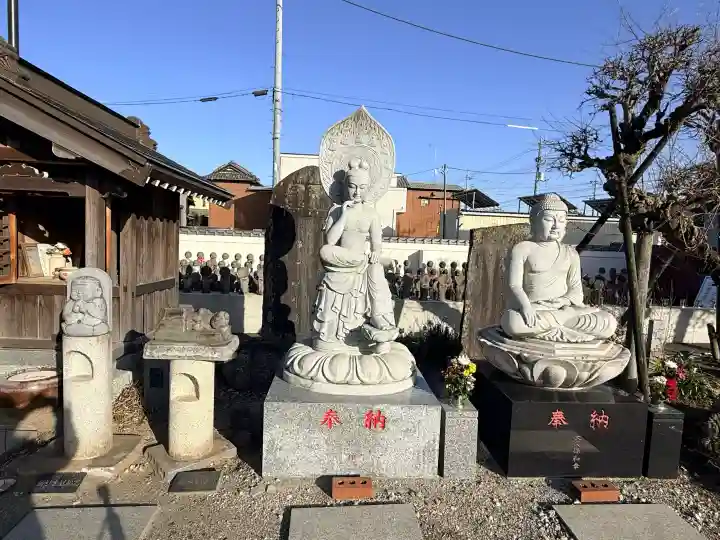龍泉寺の{uncategorized: "未分類", other: "その他", undefined: "問題あり", building: "その他建物", grave: "お墓", sacred_gate: "鳥居", guardian: "狛犬", statue: "像", buddha: "仏像", history: "歴史", nature: "自然", garden: "庭園", animal: "動物", pagoda: "塔", temizu: "手水舎", mountain_gate: "山門・神門", sanctuary: "本殿・本堂", subordinate: "末社・摂社", art: "芸術", scenery: "景色", jizo: "地蔵", ema: "絵馬", goshuin: "御朱印", omikuji: "おみくじ", items: "授与品その他", amulet: "お守り", goshuincho: "御朱印帳", eats: "食事", festival: "お祭り", votive_dance: "神楽", shichigosan: "七五三参", wedding: "結婚式", experience: "体験その他", initially: "初詣", around: "周辺", anti_infection: "感染症対策"}
