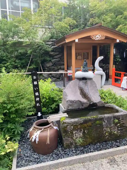 蛇窪神社の手水舎
