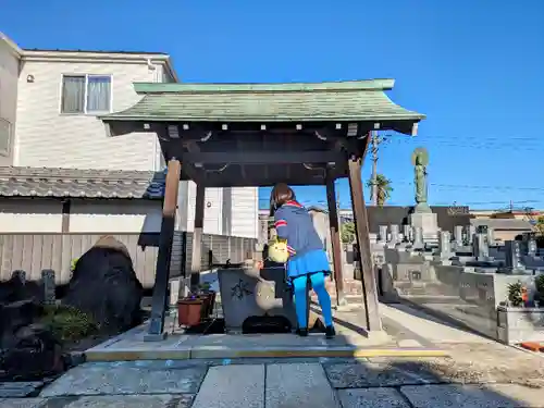 正覚寺の手水舎