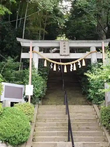 座間神社の鳥居