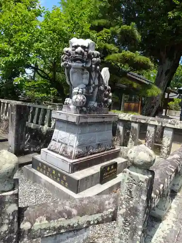 貝洲加藤神社の狛犬