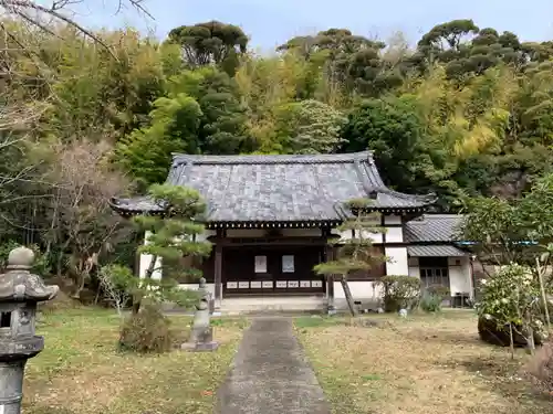 医王寺の本殿・本堂