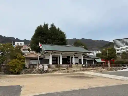 兵庫縣神戸護國神社の{uncategorized: "未分類", other: "その他", undefined: "問題あり", building: "その他建物", grave: "お墓", sacred_gate: "鳥居", guardian: "狛犬", statue: "像", buddha: "仏像", history: "歴史", nature: "自然", garden: "庭園", animal: "動物", pagoda: "塔", temizu: "手水舎", mountain_gate: "山門・神門", sanctuary: "本殿・本堂", subordinate: "末社・摂社", art: "芸術", scenery: "景色", jizo: "地蔵", ema: "絵馬", goshuin: "御朱印", omikuji: "おみくじ", items: "授与品その他", amulet: "お守り", goshuincho: "御朱印帳", eats: "食事", festival: "お祭り", votive_dance: "神楽", shichigosan: "七五三参", wedding: "結婚式", experience: "体験その他", initially: "初詣", around: "周辺", anti_infection: "感染症対策"}