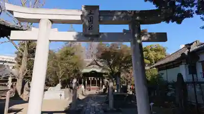三囲神社の鳥居