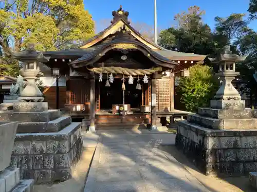 雄郡神社の本殿