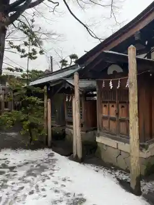 八剣神社の{uncategorized: "未分類", other: "その他", undefined: "問題あり", building: "その他建物", grave: "お墓", sacred_gate: "鳥居", guardian: "狛犬", statue: "像", buddha: "仏像", history: "歴史", nature: "自然", garden: "庭園", animal: "動物", pagoda: "塔", temizu: "手水舎", mountain_gate: "山門・神門", sanctuary: "本殿・本堂", subordinate: "末社・摂社", art: "芸術", scenery: "景色", jizo: "地蔵", ema: "絵馬", goshuin: "御朱印", omikuji: "おみくじ", items: "授与品その他", amulet: "お守り", goshuincho: "御朱印帳", eats: "食事", festival: "お祭り", votive_dance: "神楽", shichigosan: "七五三参", wedding: "結婚式", experience: "体験その他", initially: "初詣", around: "周辺", anti_infection: "感染症対策"}