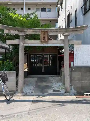 山王神社の{uncategorized: "未分類", other: "その他", undefined: "問題あり", building: "その他建物", grave: "お墓", sacred_gate: "鳥居", guardian: "狛犬", statue: "像", buddha: "仏像", history: "歴史", nature: "自然", garden: "庭園", animal: "動物", pagoda: "塔", temizu: "手水舎", mountain_gate: "山門・神門", sanctuary: "本殿・本堂", subordinate: "末社・摂社", art: "芸術", scenery: "景色", jizo: "地蔵", ema: "絵馬", goshuin: "御朱印", omikuji: "おみくじ", items: "授与品その他", amulet: "お守り", goshuincho: "御朱印帳", eats: "食事", festival: "お祭り", votive_dance: "神楽", shichigosan: "七五三参", wedding: "結婚式", experience: "体験その他", initially: "初詣", around: "周辺", anti_infection: "感染症対策"}