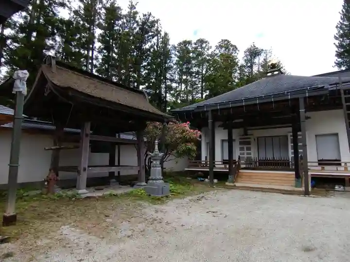 親王院の{uncategorized: "未分類", other: "その他", undefined: "問題あり", building: "その他建物", grave: "お墓", sacred_gate: "鳥居", guardian: "狛犬", statue: "像", buddha: "仏像", history: "歴史", nature: "自然", garden: "庭園", animal: "動物", pagoda: "塔", temizu: "手水舎", mountain_gate: "山門・神門", sanctuary: "本殿・本堂", subordinate: "末社・摂社", art: "芸術", scenery: "景色", jizo: "地蔵", ema: "絵馬", goshuin: "御朱印", omikuji: "おみくじ", items: "授与品その他", amulet: "お守り", goshuincho: "御朱印帳", eats: "食事", festival: "お祭り", votive_dance: "神楽", shichigosan: "七五三参", wedding: "結婚式", experience: "体験その他", initially: "初詣", around: "周辺", anti_infection: "感染症対策"}