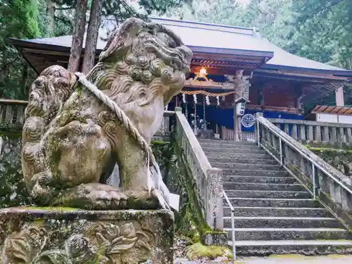 早池峯神社の狛犬