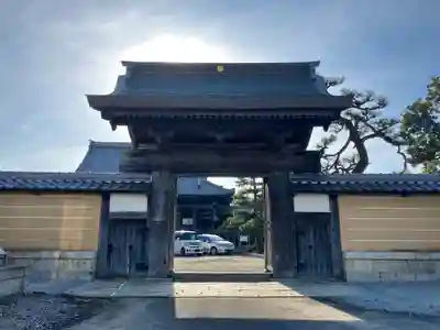 真宗大谷派本願寺別院（五村別院）の山門・神門