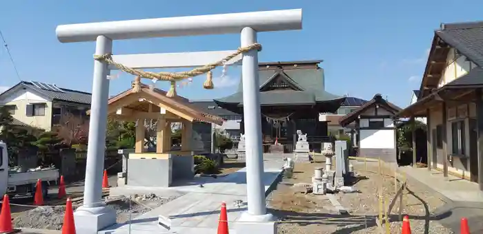 天録稲荷神社の鳥居