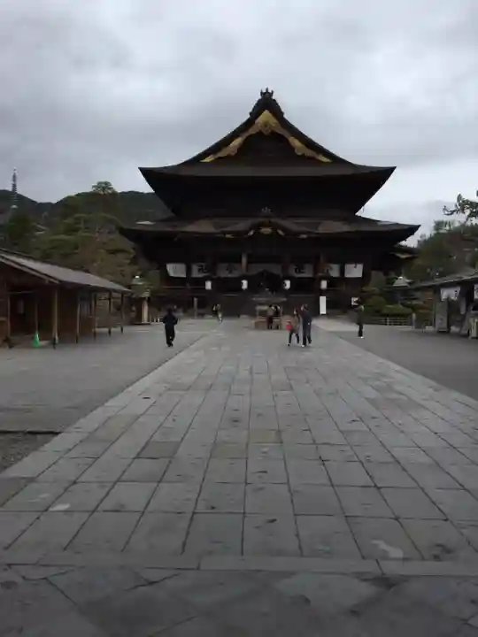 善光寺の本殿・本堂
