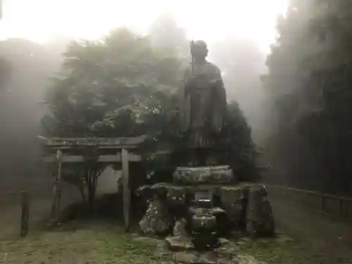 出石寺の像