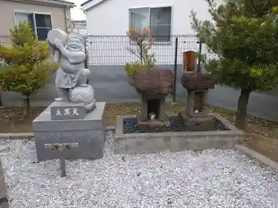 高谷大神宮の{uncategorized: "未分類", other: "その他", undefined: "問題あり", building: "その他建物", grave: "お墓", sacred_gate: "鳥居", guardian: "狛犬", statue: "像", buddha: "仏像", history: "歴史", nature: "自然", garden: "庭園", animal: "動物", pagoda: "塔", temizu: "手水舎", mountain_gate: "山門・神門", sanctuary: "本殿・本堂", subordinate: "末社・摂社", art: "芸術", scenery: "景色", jizo: "地蔵", ema: "絵馬", goshuin: "御朱印", omikuji: "おみくじ", items: "授与品その他", amulet: "お守り", goshuincho: "御朱印帳", eats: "食事", festival: "お祭り", votive_dance: "神楽", shichigosan: "七五三参", wedding: "結婚式", experience: "体験その他", initially: "初詣", around: "周辺", anti_infection: "感染症対策"}