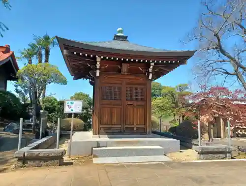 全徳寺の{uncategorized: "未分類", other: "その他", undefined: "問題あり", building: "その他建物", grave: "お墓", sacred_gate: "鳥居", guardian: "狛犬", statue: "像", buddha: "仏像", history: "歴史", nature: "自然", garden: "庭園", animal: "動物", pagoda: "塔", temizu: "手水舎", mountain_gate: "山門・神門", sanctuary: "本殿・本堂", subordinate: "末社・摂社", art: "芸術", scenery: "景色", jizo: "地蔵", ema: "絵馬", goshuin: "御朱印", omikuji: "おみくじ", items: "授与品その他", amulet: "お守り", goshuincho: "御朱印帳", eats: "食事", festival: "お祭り", votive_dance: "神楽", shichigosan: "七五三参", wedding: "結婚式", experience: "体験その他", initially: "初詣", around: "周辺", anti_infection: "感染症対策"}