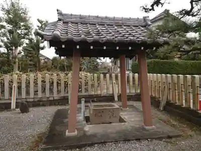 神明神社の手水舎