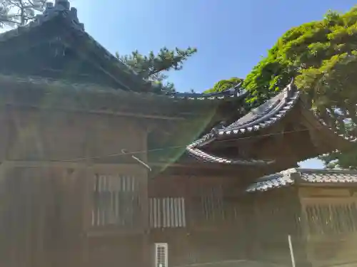 片瀬諏訪神社の{uncategorized: "未分類", other: "その他", undefined: "問題あり", building: "その他建物", grave: "お墓", sacred_gate: "鳥居", guardian: "狛犬", statue: "像", buddha: "仏像", history: "歴史", nature: "自然", garden: "庭園", animal: "動物", pagoda: "塔", temizu: "手水舎", mountain_gate: "山門・神門", sanctuary: "本殿・本堂", subordinate: "末社・摂社", art: "芸術", scenery: "景色", jizo: "地蔵", ema: "絵馬", goshuin: "御朱印", omikuji: "おみくじ", items: "授与品その他", amulet: "お守り", goshuincho: "御朱印帳", eats: "食事", festival: "お祭り", votive_dance: "神楽", shichigosan: "七五三参", wedding: "結婚式", experience: "体験その他", initially: "初詣", around: "周辺", anti_infection: "感染症対策"}