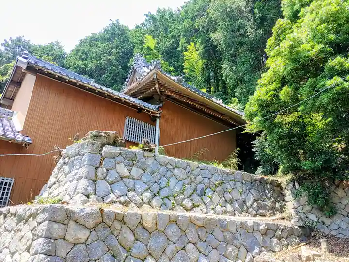 岩上神社の本殿・本堂