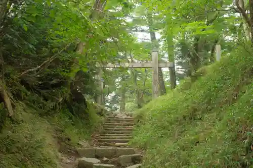 大峯山寺の山門