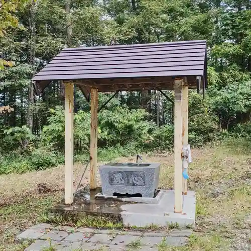 忠類神社の手水舎