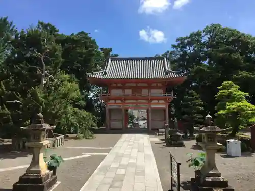 道成寺の山門