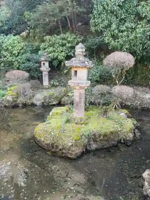 伊奈波神社の{uncategorized: "未分類", other: "その他", undefined: "問題あり", building: "その他建物", grave: "お墓", sacred_gate: "鳥居", guardian: "狛犬", statue: "像", buddha: "仏像", history: "歴史", nature: "自然", garden: "庭園", animal: "動物", pagoda: "塔", temizu: "手水舎", mountain_gate: "山門・神門", sanctuary: "本殿・本堂", subordinate: "末社・摂社", art: "芸術", scenery: "景色", jizo: "地蔵", ema: "絵馬", goshuin: "御朱印", omikuji: "おみくじ", items: "授与品その他", amulet: "お守り", goshuincho: "御朱印帳", eats: "食事", festival: "お祭り", votive_dance: "神楽", shichigosan: "七五三参", wedding: "結婚式", experience: "体験その他", initially: "初詣", around: "周辺", anti_infection: "感染症対策"}