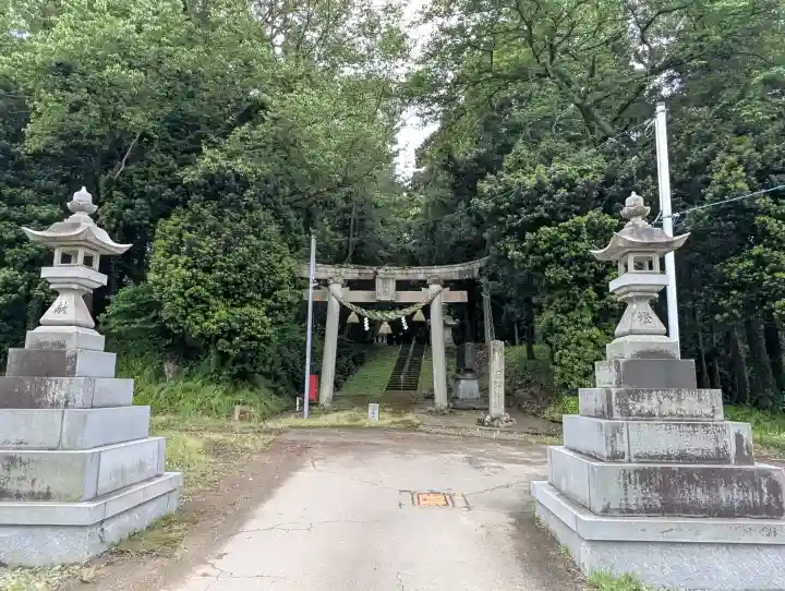石部神社の{uncategorized: "未分類", other: "その他", undefined: "問題あり", building: "その他建物", grave: "お墓", sacred_gate: "鳥居", guardian: "狛犬", statue: "像", buddha: "仏像", history: "歴史", nature: "自然", garden: "庭園", animal: "動物", pagoda: "塔", temizu: "手水舎", mountain_gate: "山門・神門", sanctuary: "本殿・本堂", subordinate: "末社・摂社", art: "芸術", scenery: "景色", jizo: "地蔵", ema: "絵馬", goshuin: "御朱印", omikuji: "おみくじ", items: "授与品その他", amulet: "お守り", goshuincho: "御朱印帳", eats: "食事", festival: "お祭り", votive_dance: "神楽", shichigosan: "七五三参", wedding: "結婚式", experience: "体験その他", initially: "初詣", around: "周辺", anti_infection: "感染症対策"}