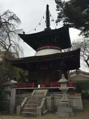 東南院の塔