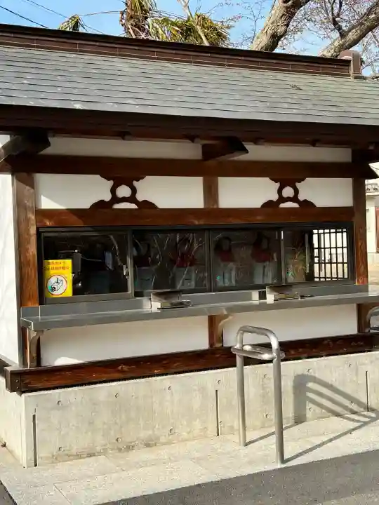 持宝院(手伝い地蔵)の{uncategorized: "未分類", other: "その他", undefined: "問題あり", building: "その他建物", grave: "お墓", sacred_gate: "鳥居", guardian: "狛犬", statue: "像", buddha: "仏像", history: "歴史", nature: "自然", garden: "庭園", animal: "動物", pagoda: "塔", temizu: "手水舎", mountain_gate: "山門・神門", sanctuary: "本殿・本堂", subordinate: "末社・摂社", art: "芸術", scenery: "景色", jizo: "地蔵", ema: "絵馬", goshuin: "御朱印", omikuji: "おみくじ", items: "授与品その他", amulet: "お守り", goshuincho: "御朱印帳", eats: "食事", festival: "お祭り", votive_dance: "神楽", shichigosan: "七五三参", wedding: "結婚式", experience: "体験その他", initially: "初詣", around: "周辺", anti_infection: "感染症対策"}