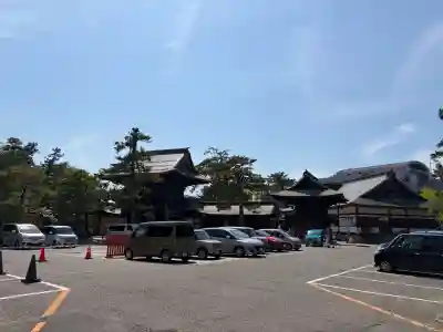 白山神社の{uncategorized: "未分類", other: "その他", undefined: "問題あり", building: "その他建物", grave: "お墓", sacred_gate: "鳥居", guardian: "狛犬", statue: "像", buddha: "仏像", history: "歴史", nature: "自然", garden: "庭園", animal: "動物", pagoda: "塔", temizu: "手水舎", mountain_gate: "山門・神門", sanctuary: "本殿・本堂", subordinate: "末社・摂社", art: "芸術", scenery: "景色", jizo: "地蔵", ema: "絵馬", goshuin: "御朱印", omikuji: "おみくじ", items: "授与品その他", amulet: "お守り", goshuincho: "御朱印帳", eats: "食事", festival: "お祭り", votive_dance: "神楽", shichigosan: "七五三参", wedding: "結婚式", experience: "体験その他", initially: "初詣", around: "周辺", anti_infection: "感染症対策"}