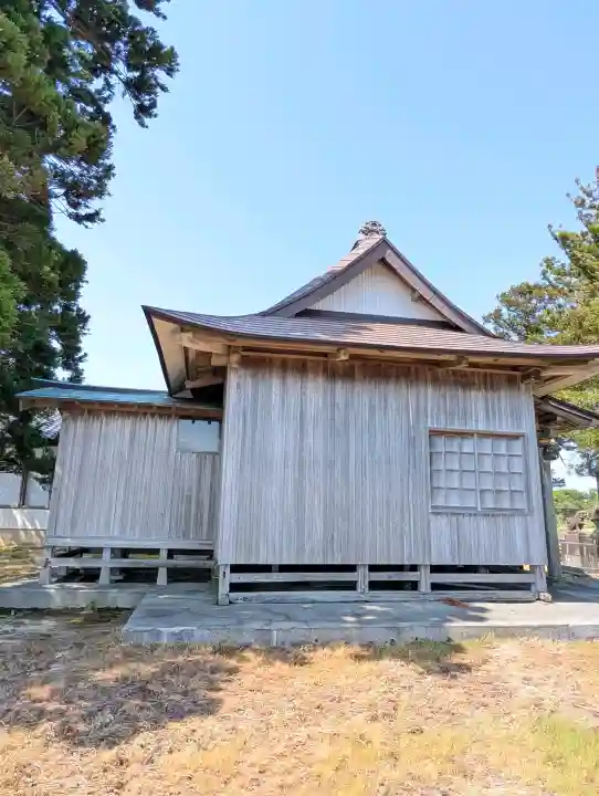 神明宮の{uncategorized: "未分類", other: "その他", undefined: "問題あり", building: "その他建物", grave: "お墓", sacred_gate: "鳥居", guardian: "狛犬", statue: "像", buddha: "仏像", history: "歴史", nature: "自然", garden: "庭園", animal: "動物", pagoda: "塔", temizu: "手水舎", mountain_gate: "山門・神門", sanctuary: "本殿・本堂", subordinate: "末社・摂社", art: "芸術", scenery: "景色", jizo: "地蔵", ema: "絵馬", goshuin: "御朱印", omikuji: "おみくじ", items: "授与品その他", amulet: "お守り", goshuincho: "御朱印帳", eats: "食事", festival: "お祭り", votive_dance: "神楽", shichigosan: "七五三参", wedding: "結婚式", experience: "体験その他", initially: "初詣", around: "周辺", anti_infection: "感染症対策"}