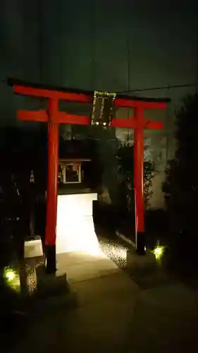 靍護稲荷神社の鳥居