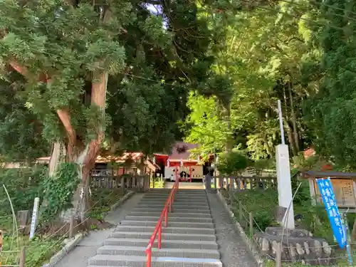 御座石神社の建物その他