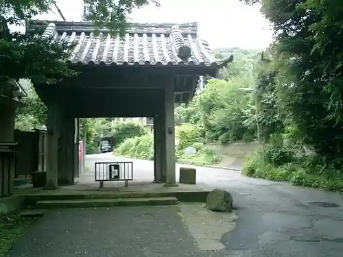 瑞泉寺の山門