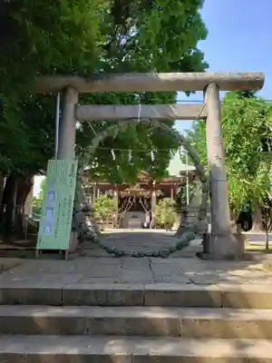 諏訪神社の鳥居