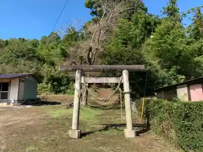 諏訪神社の鳥居