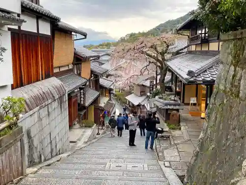 興正寺別院（本山興正寺霊山本廟）の周辺