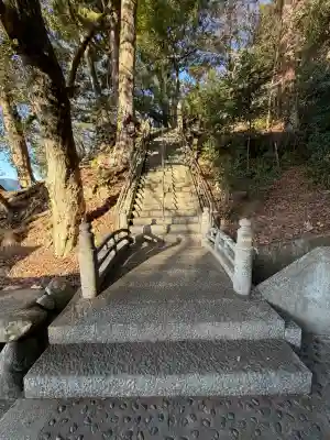 長島神社の{uncategorized: "未分類", other: "その他", undefined: "問題あり", building: "その他建物", grave: "お墓", sacred_gate: "鳥居", guardian: "狛犬", statue: "像", buddha: "仏像", history: "歴史", nature: "自然", garden: "庭園", animal: "動物", pagoda: "塔", temizu: "手水舎", mountain_gate: "山門・神門", sanctuary: "本殿・本堂", subordinate: "末社・摂社", art: "芸術", scenery: "景色", jizo: "地蔵", ema: "絵馬", goshuin: "御朱印", omikuji: "おみくじ", items: "授与品その他", amulet: "お守り", goshuincho: "御朱印帳", eats: "食事", festival: "お祭り", votive_dance: "神楽", shichigosan: "七五三参", wedding: "結婚式", experience: "体験その他", initially: "初詣", around: "周辺", anti_infection: "感染症対策"}