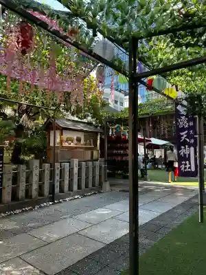 露天神社（お初天神）の{uncategorized: "未分類", other: "その他", undefined: "問題あり", building: "その他建物", grave: "お墓", sacred_gate: "鳥居", guardian: "狛犬", statue: "像", buddha: "仏像", history: "歴史", nature: "自然", garden: "庭園", animal: "動物", pagoda: "塔", temizu: "手水舎", mountain_gate: "山門・神門", sanctuary: "本殿・本堂", subordinate: "末社・摂社", art: "芸術", scenery: "景色", jizo: "地蔵", ema: "絵馬", goshuin: "御朱印", omikuji: "おみくじ", items: "授与品その他", amulet: "お守り", goshuincho: "御朱印帳", eats: "食事", festival: "お祭り", votive_dance: "神楽", shichigosan: "七五三参", wedding: "結婚式", experience: "体験その他", initially: "初詣", around: "周辺", anti_infection: "感染症対策"}