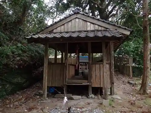 雷神社の建物その他