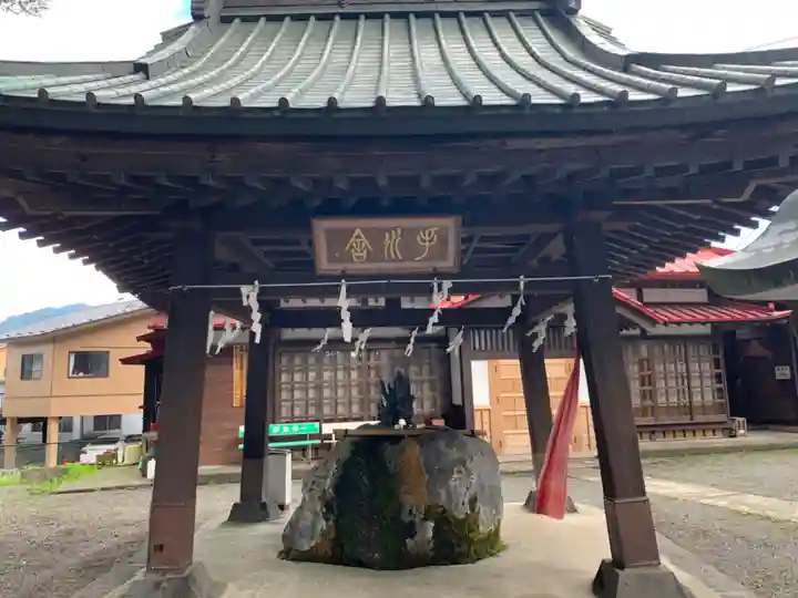 北東本宮小室浅間神社の手水舎