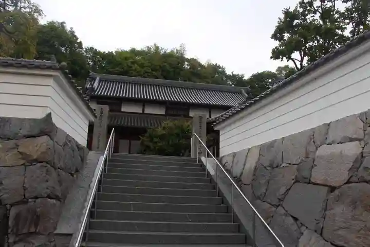 泰山寺の山門・神門