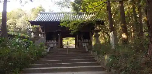 熊谷寺の山門・神門