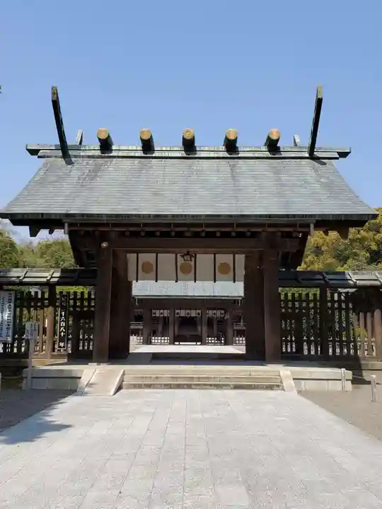 宮崎神宮の山門・神門