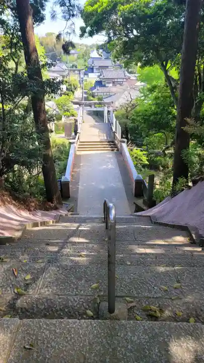 猿田神社の{uncategorized: "未分類", other: "その他", undefined: "問題あり", building: "その他建物", grave: "お墓", sacred_gate: "鳥居", guardian: "狛犬", statue: "像", buddha: "仏像", history: "歴史", nature: "自然", garden: "庭園", animal: "動物", pagoda: "塔", temizu: "手水舎", mountain_gate: "山門・神門", sanctuary: "本殿・本堂", subordinate: "末社・摂社", art: "芸術", scenery: "景色", jizo: "地蔵", ema: "絵馬", goshuin: "御朱印", omikuji: "おみくじ", items: "授与品その他", amulet: "お守り", goshuincho: "御朱印帳", eats: "食事", festival: "お祭り", votive_dance: "神楽", shichigosan: "七五三参", wedding: "結婚式", experience: "体験その他", initially: "初詣", around: "周辺", anti_infection: "感染症対策"}
