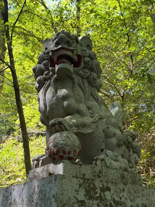 秩父御嶽神社の{uncategorized: "未分類", other: "その他", undefined: "問題あり", building: "その他建物", grave: "お墓", sacred_gate: "鳥居", guardian: "狛犬", statue: "像", buddha: "仏像", history: "歴史", nature: "自然", garden: "庭園", animal: "動物", pagoda: "塔", temizu: "手水舎", mountain_gate: "山門・神門", sanctuary: "本殿・本堂", subordinate: "末社・摂社", art: "芸術", scenery: "景色", jizo: "地蔵", ema: "絵馬", goshuin: "御朱印", omikuji: "おみくじ", items: "授与品その他", amulet: "お守り", goshuincho: "御朱印帳", eats: "食事", festival: "お祭り", votive_dance: "神楽", shichigosan: "七五三参", wedding: "結婚式", experience: "体験その他", initially: "初詣", around: "周辺", anti_infection: "感染症対策"}