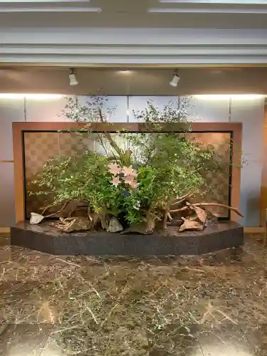 東京大神宮の{uncategorized: "未分類", other: "その他", undefined: "問題あり", building: "その他建物", grave: "お墓", sacred_gate: "鳥居", guardian: "狛犬", statue: "像", buddha: "仏像", history: "歴史", nature: "自然", garden: "庭園", animal: "動物", pagoda: "塔", temizu: "手水舎", mountain_gate: "山門・神門", sanctuary: "本殿・本堂", subordinate: "末社・摂社", art: "芸術", scenery: "景色", jizo: "地蔵", ema: "絵馬", goshuin: "御朱印", omikuji: "おみくじ", items: "授与品その他", amulet: "お守り", goshuincho: "御朱印帳", eats: "食事", festival: "お祭り", votive_dance: "神楽", shichigosan: "七五三参", wedding: "結婚式", experience: "体験その他", initially: "初詣", around: "周辺", anti_infection: "感染症対策"}