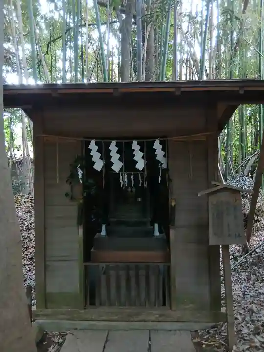 道野辺八幡宮の{uncategorized: "未分類", other: "その他", undefined: "問題あり", building: "その他建物", grave: "お墓", sacred_gate: "鳥居", guardian: "狛犬", statue: "像", buddha: "仏像", history: "歴史", nature: "自然", garden: "庭園", animal: "動物", pagoda: "塔", temizu: "手水舎", mountain_gate: "山門・神門", sanctuary: "本殿・本堂", subordinate: "末社・摂社", art: "芸術", scenery: "景色", jizo: "地蔵", ema: "絵馬", goshuin: "御朱印", omikuji: "おみくじ", items: "授与品その他", amulet: "お守り", goshuincho: "御朱印帳", eats: "食事", festival: "お祭り", votive_dance: "神楽", shichigosan: "七五三参", wedding: "結婚式", experience: "体験その他", initially: "初詣", around: "周辺", anti_infection: "感染症対策"}