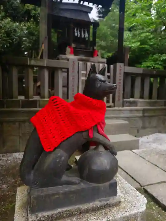 箭弓稲荷神社の{uncategorized: "未分類", other: "その他", undefined: "問題あり", building: "その他建物", grave: "お墓", sacred_gate: "鳥居", guardian: "狛犬", statue: "像", buddha: "仏像", history: "歴史", nature: "自然", garden: "庭園", animal: "動物", pagoda: "塔", temizu: "手水舎", mountain_gate: "山門・神門", sanctuary: "本殿・本堂", subordinate: "末社・摂社", art: "芸術", scenery: "景色", jizo: "地蔵", ema: "絵馬", goshuin: "御朱印", omikuji: "おみくじ", items: "授与品その他", amulet: "お守り", goshuincho: "御朱印帳", eats: "食事", festival: "お祭り", votive_dance: "神楽", shichigosan: "七五三参", wedding: "結婚式", experience: "体験その他", initially: "初詣", around: "周辺", anti_infection: "感染症対策"}
